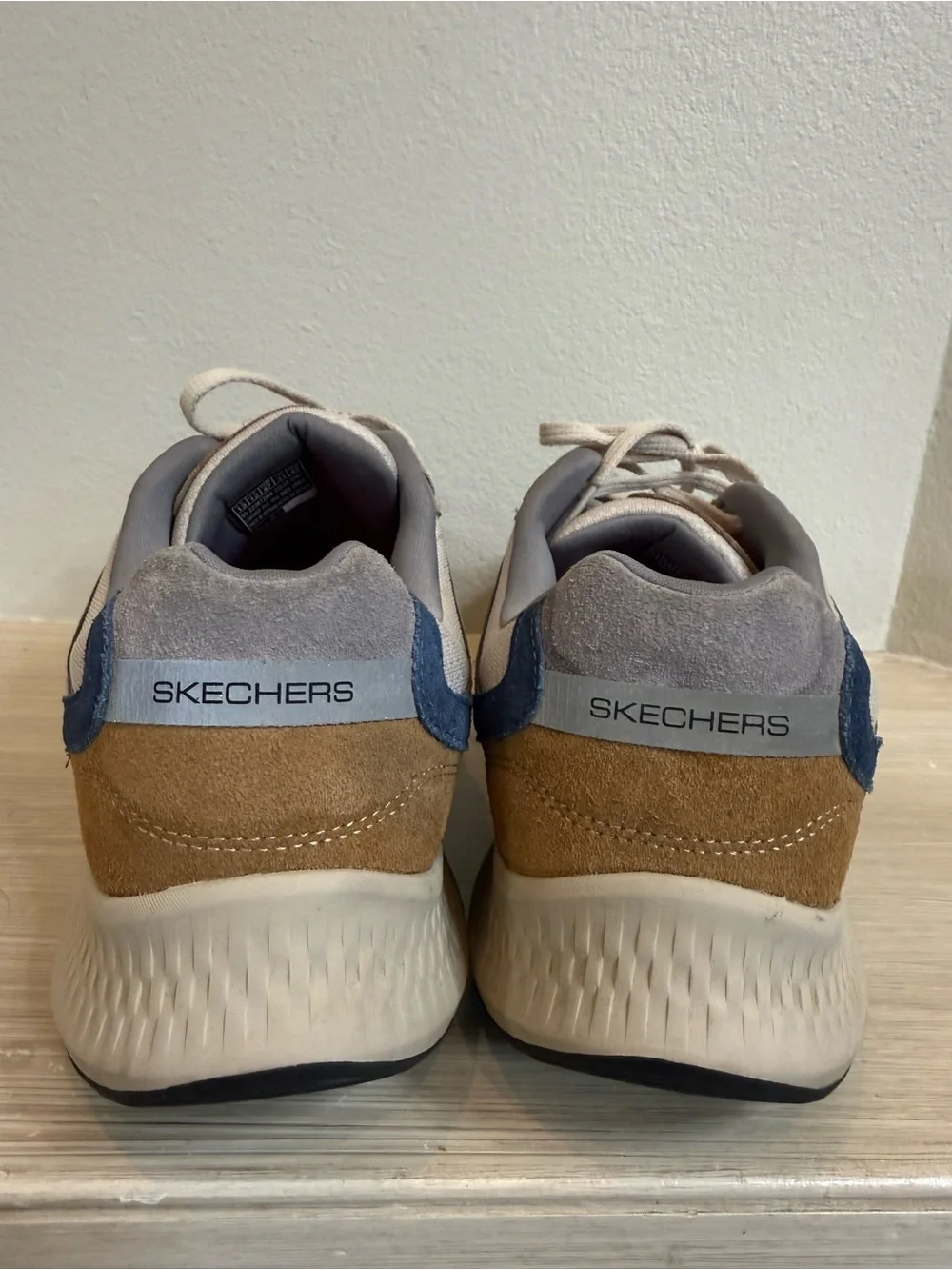 Skechers men Beige Navy Gray Athletic Sneakers size 13